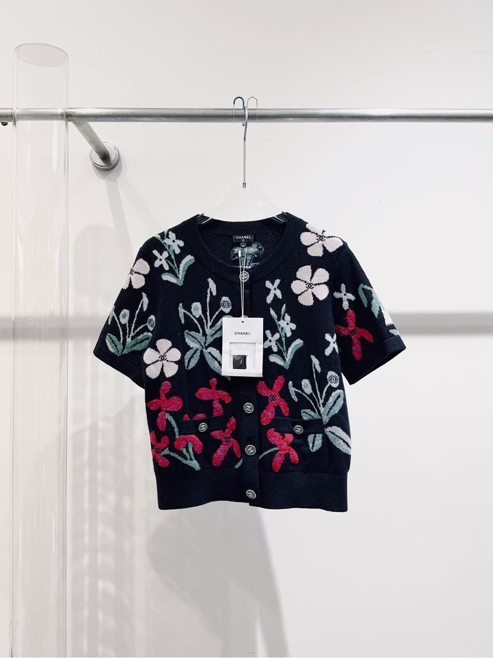 CHANEL Black Short-Sleeve Floral Cardigan with Red & Cream Accents